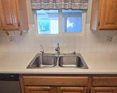 10601 W Bolivar Drive - Photo Thumbnail 16