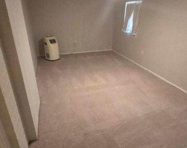 10601 W Bolivar Drive - Photo Thumbnail 22