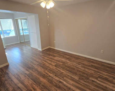 10601 W Bolivar Drive - Photo Thumbnail 27