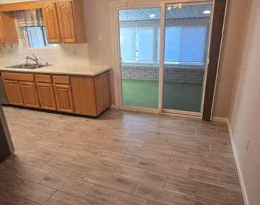 10601 W Bolivar Drive - Photo Thumbnail 13