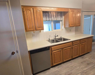 10601 W Bolivar Drive - Photo Thumbnail 20
