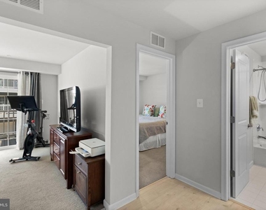 10521 Jim Lovell Lane - Photo Thumbnail 14