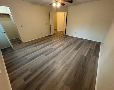 10911 Grassmere Ct - Photo Thumbnail 30