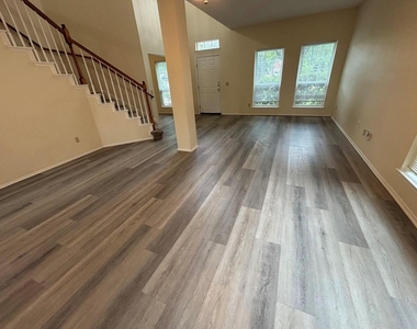 10911 Grassmere Ct - Photo Thumbnail 6