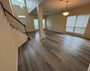 10911 Grassmere Ct - Photo Thumbnail 8