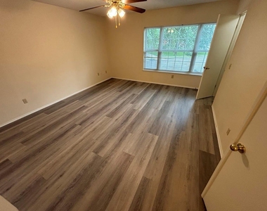10911 Grassmere Ct - Photo Thumbnail 29