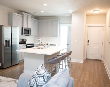 13501 Metric Blvd - Photo Thumbnail 2