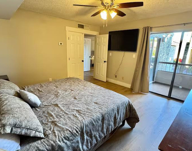 9550 N 94th Place - Photo Thumbnail 14