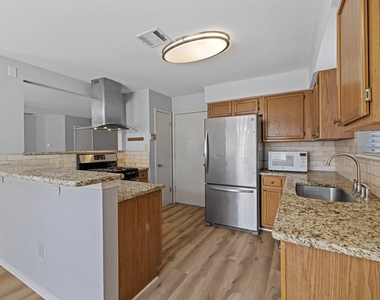 8413 Priest River Dr - Photo Thumbnail 2