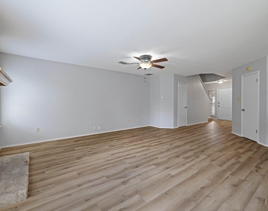 8413 Priest River Dr - Photo Thumbnail 11
