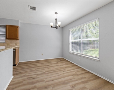 8413 Priest River Dr - Photo Thumbnail 12