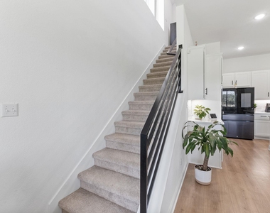 125 Plainsman Ln - Photo Thumbnail 24