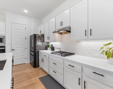 125 Plainsman Ln - Photo Thumbnail 7