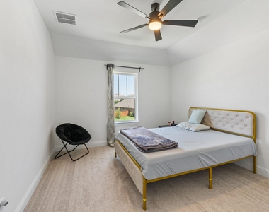 125 Plainsman Ln - Photo Thumbnail 32
