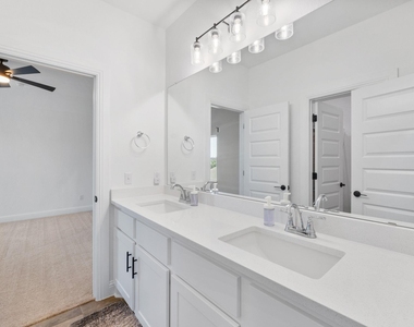 125 Plainsman Ln - Photo Thumbnail 35