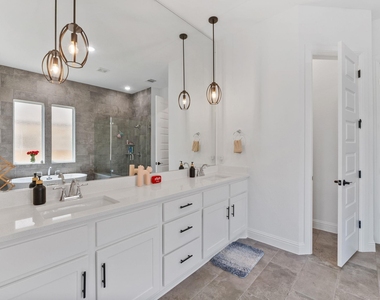 125 Plainsman Ln - Photo Thumbnail 21