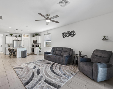 36354 W San Clemente Avenue - Photo Thumbnail 2