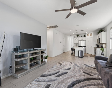 36354 W San Clemente Avenue - Photo Thumbnail 3