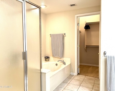 15221 N Clubgate Drive - Photo Thumbnail 16