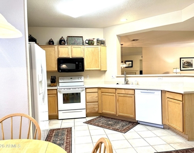 15221 N Clubgate Drive - Photo Thumbnail 8
