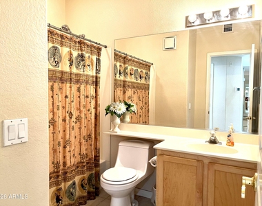 15221 N Clubgate Drive - Photo Thumbnail 12