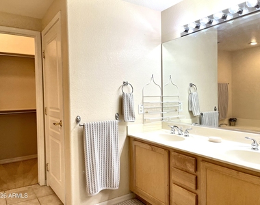 15221 N Clubgate Drive - Photo Thumbnail 15
