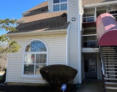 1005 Summerglenn Court - Photo Thumbnail 1