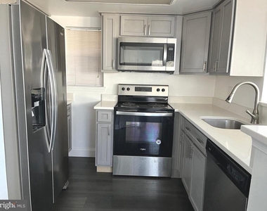 1005 Summerglenn Court - Photo Thumbnail 2