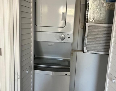 1005 Summerglenn Court - Photo Thumbnail 18