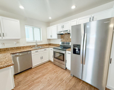 15626 N 29th Way - Photo Thumbnail 4