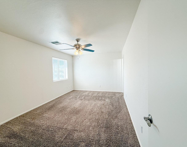 15626 N 29th Way - Photo Thumbnail 7