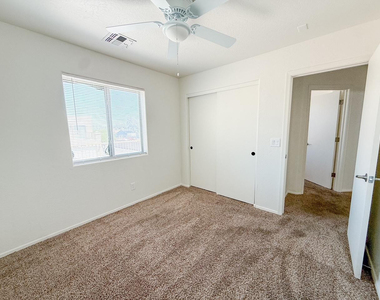 15626 N 29th Way - Photo Thumbnail 13