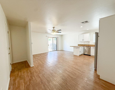 15626 N 29th Way - Photo Thumbnail 1