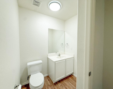 15626 N 29th Way - Photo Thumbnail 5