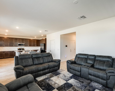 17056 W Red Bird Road - Photo Thumbnail 8