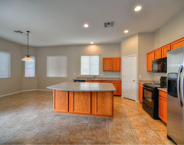 26237 N 74th Lane - Photo Thumbnail 3