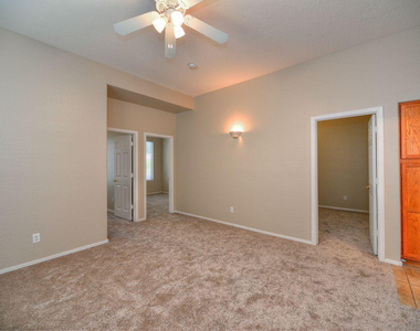 26237 N 74th Lane - Photo Thumbnail 12