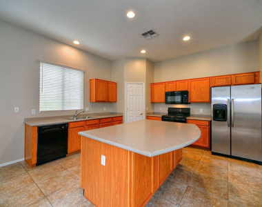 26237 N 74th Lane - Photo Thumbnail 4