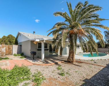1323 W Rosemonte Drive - Photo Thumbnail 14