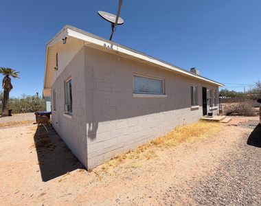 211 S Desoto Street - Photo Thumbnail 2