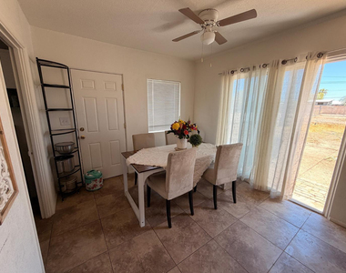 211 S Desoto Street - Photo Thumbnail 7