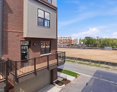 5518 Topaz Lane - Photo Thumbnail 2