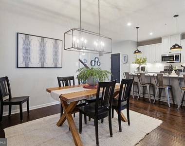 133 Limpkin Avenue - Photo Thumbnail 5