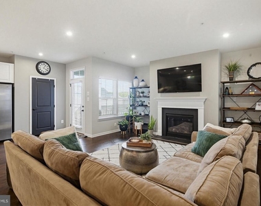 133 Limpkin Avenue - Photo Thumbnail 12
