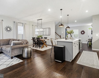 133 Limpkin Avenue - Photo Thumbnail 13