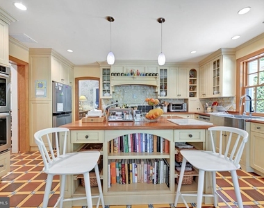 6907 Bradley Boulevard - Photo Thumbnail 39