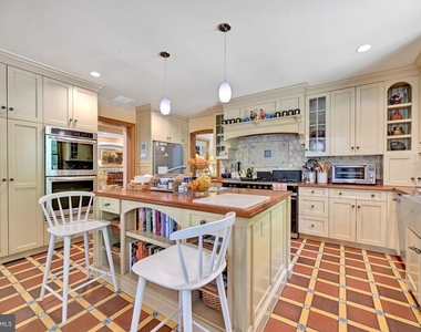 6907 Bradley Boulevard - Photo Thumbnail 40