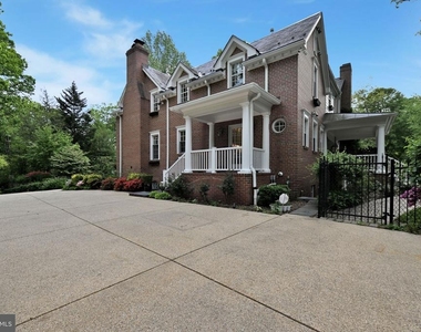 6907 Bradley Boulevard - Photo Thumbnail 7