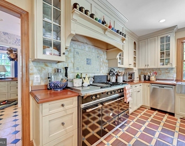 6907 Bradley Boulevard - Photo Thumbnail 43
