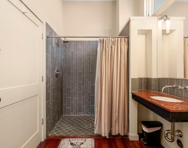 4015 Guadalupe St - Photo Thumbnail 4